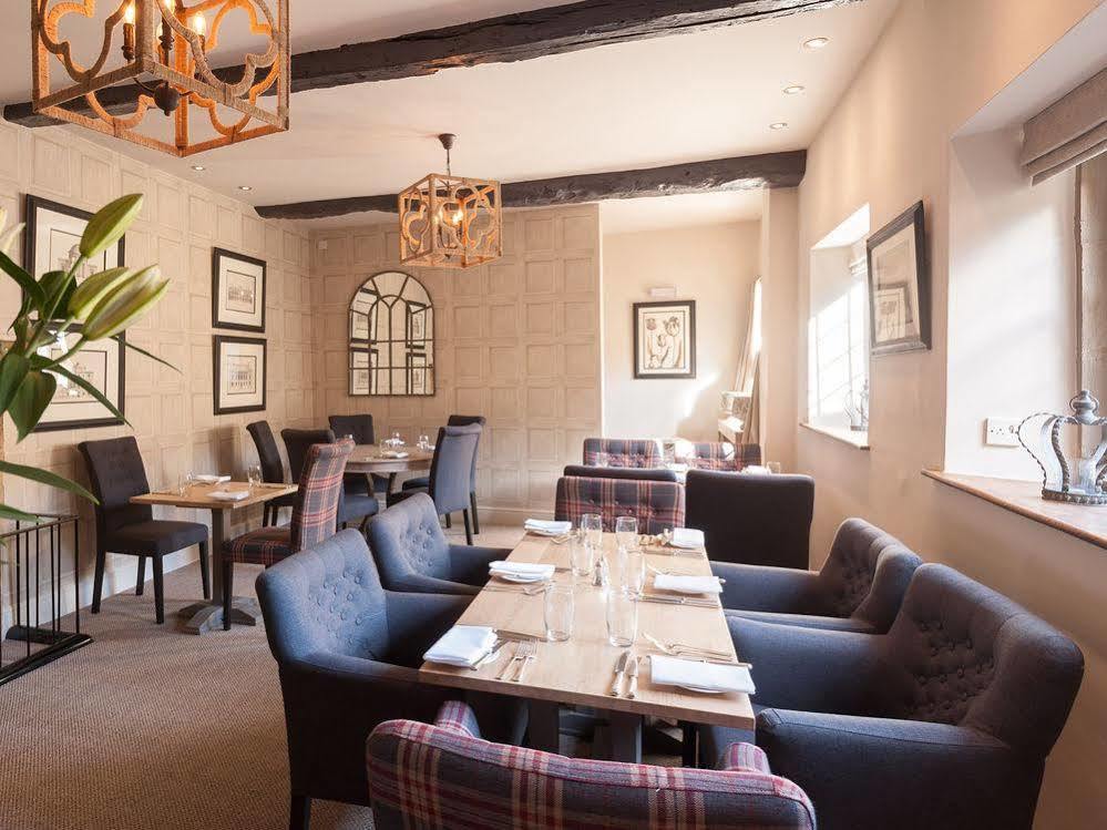 The Crown Hotel Shipton under Wychwood Екстериор снимка