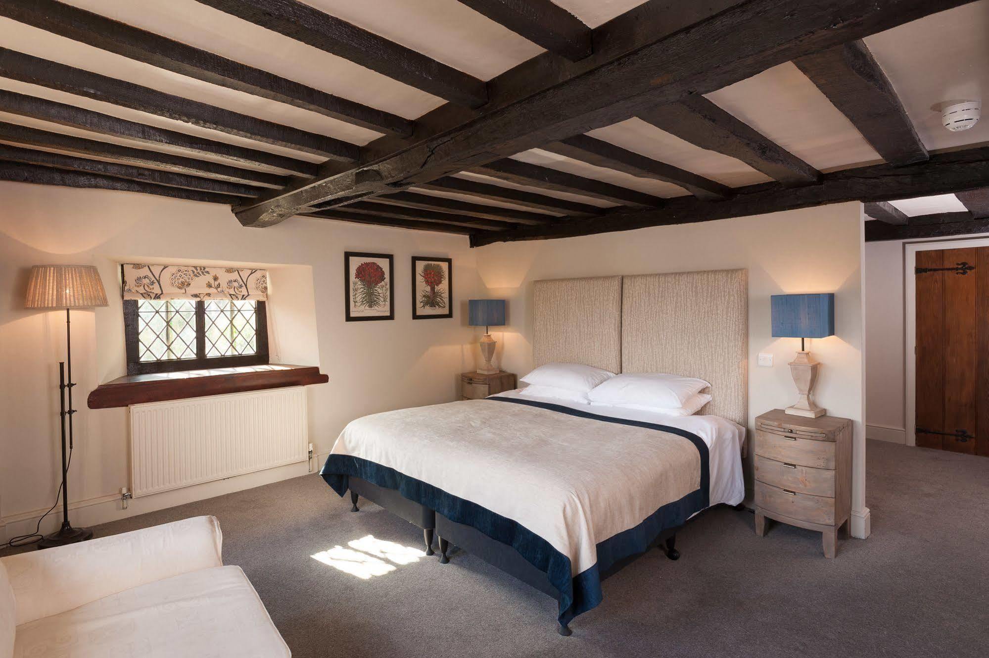 The Crown Hotel Shipton under Wychwood Екстериор снимка