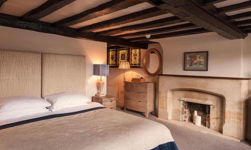 The Crown Hotel Shipton under Wychwood Екстериор снимка