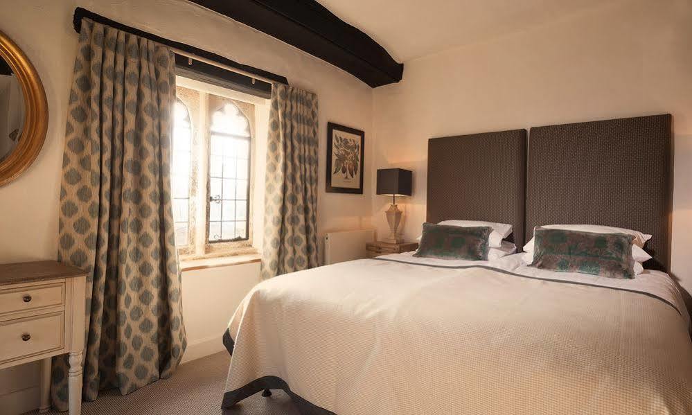 The Crown Hotel Shipton under Wychwood Екстериор снимка
